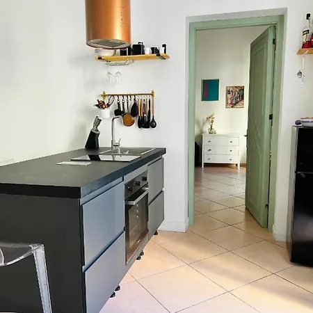 A Ballaro Apartment *