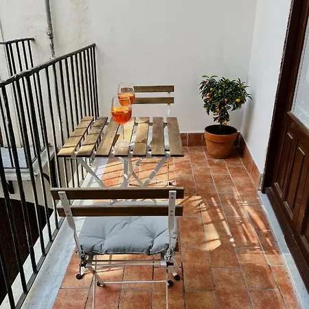A Ballaro Apartment *