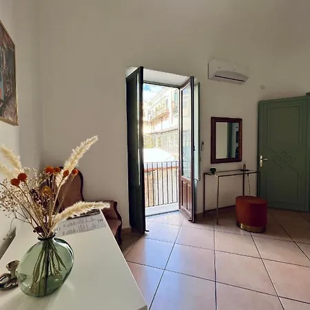 A Ballaro Apartment *